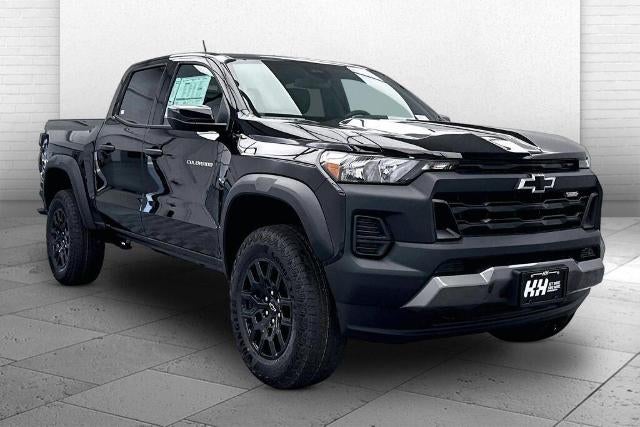 2026 Chevrolet Colorado Trail Boss in Black — front three-quarter view