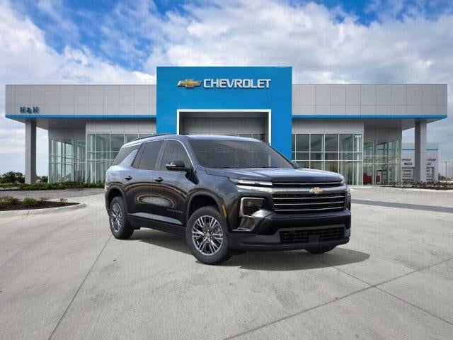 2026 Chevrolet Traverse LT in Mosaic Black Metallic — front three-quarter view