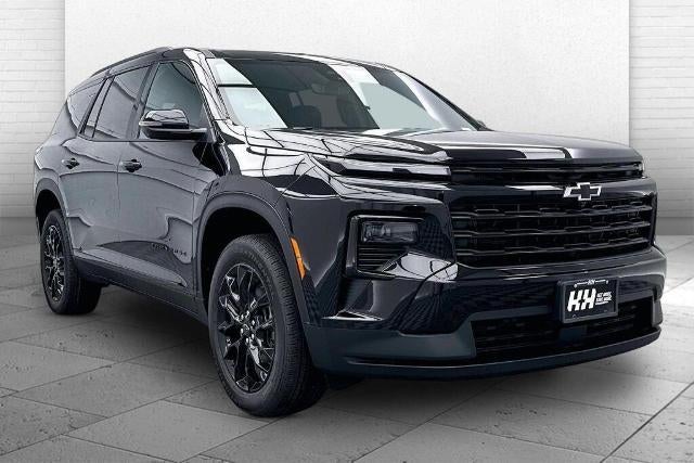 2026 Chevrolet Traverse LT in Mosaic Black Metallic — front three-quarter view
