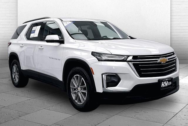 2023 Chevrolet Traverse LT Cloth in Iridescent Pearl Tricoat — front three-quarter view