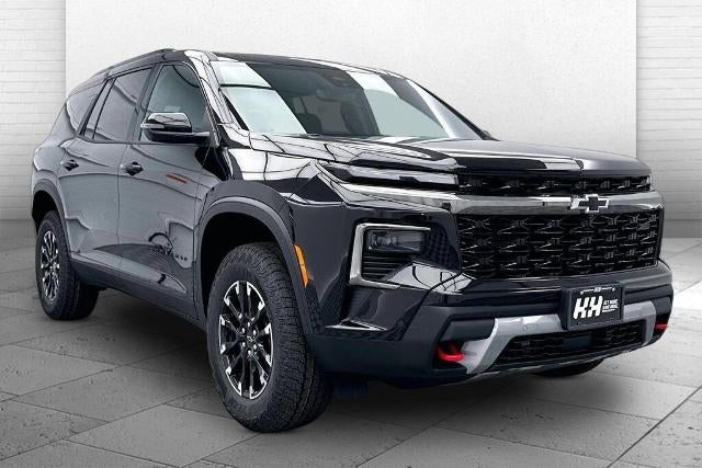 2026 Chevrolet Traverse Z71 in Mosaic Black Metallic — front three-quarter view