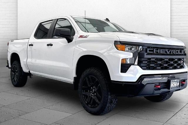 2026 Chevrolet Silverado 1500 Custom Trail Boss in Summit White — front three-quarter view