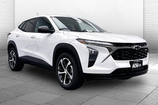 2026 Chevrolet Trax 1RS in Summit White — front three-quarter view