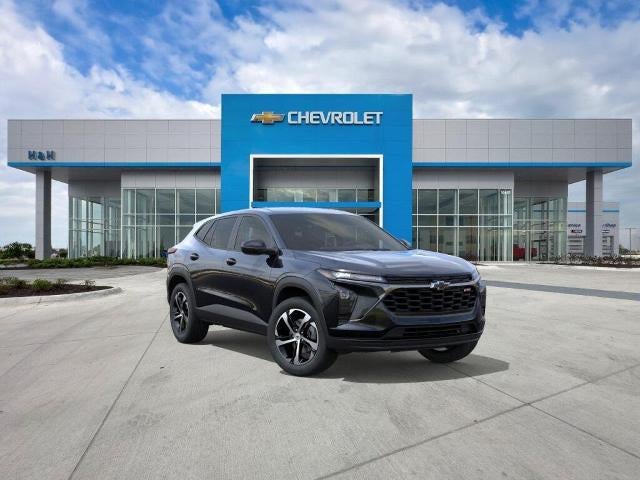 2026 Chevrolet Trax 1RS in Mosaic Black Metallic — front three-quarter view