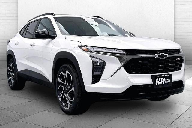 2026 Chevrolet Trax 2RS in Summit White — front three-quarter view