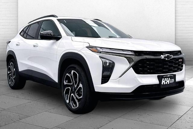 2026 Chevrolet Trax 2RS in Summit White — front three-quarter view